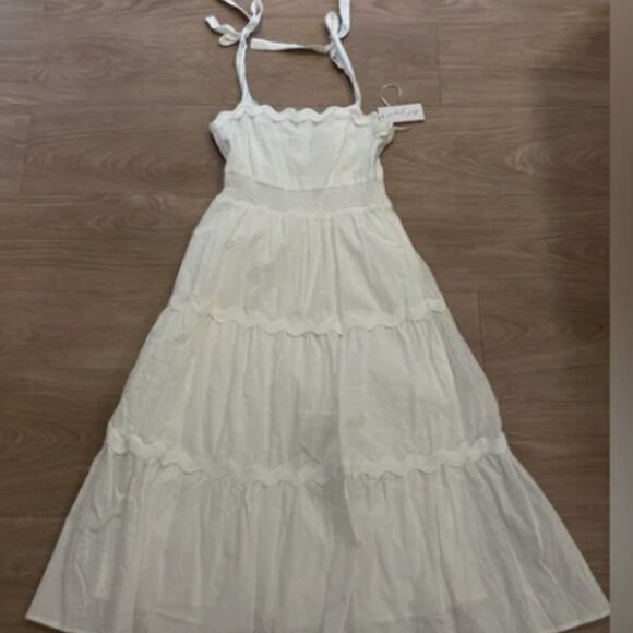 Petal & Pup Elegant White Eyelet Dress – Size Small - Picture 3 of 3